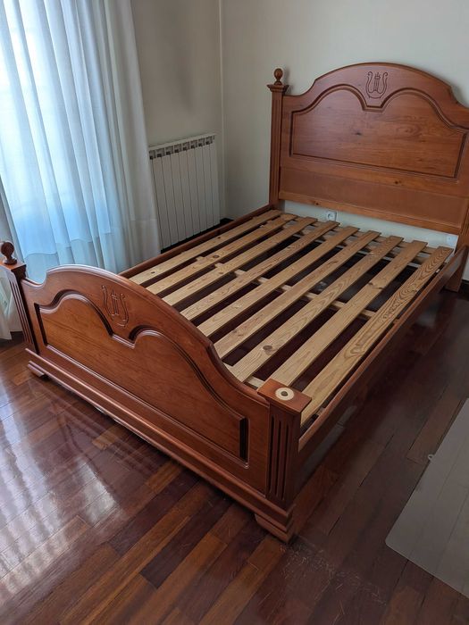 Cama cedro com estrado