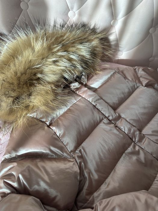 Пуховик для дівчинки