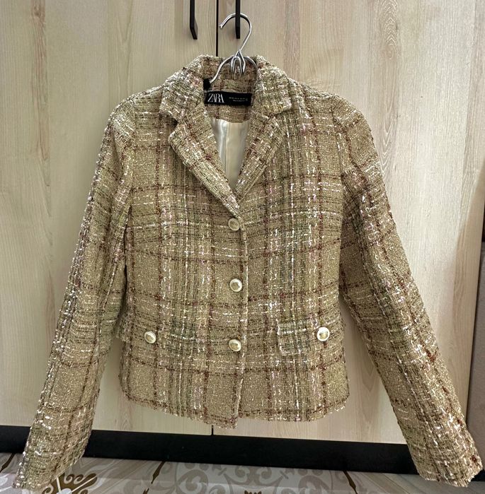 Стильний жакет від Zara
