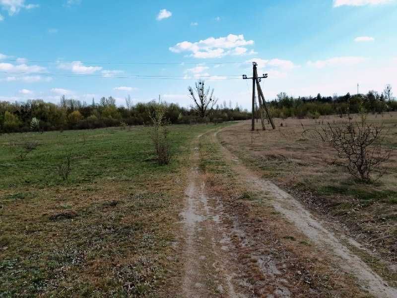 Продаж землі на березі річки під комплекс відпочинку 100 км від Київа