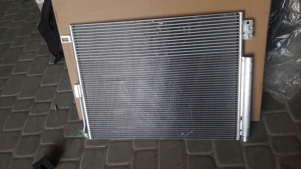 Нижня частина переднього бампера під фарбування Jeep Grand Cherokee 17