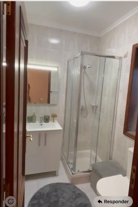 Vendo ou arrendo T3 com 3 casas de banho e parqueamento - cozinha equipada, em Mozelos