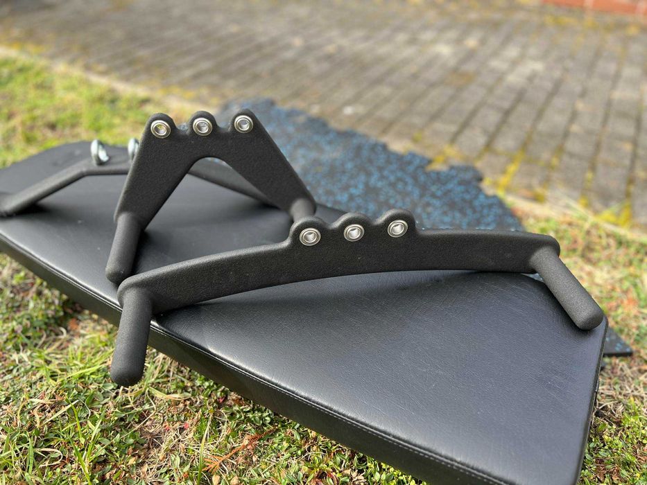 Zestaw trzech uchwytów asymetrycznych