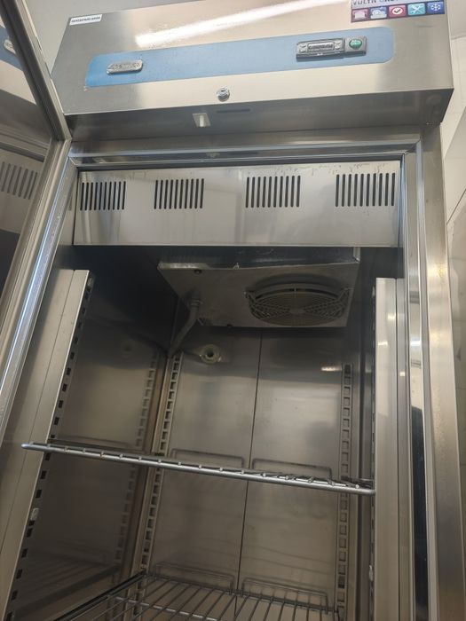 Професійний холодильник шафа 640 л Electrolux Італія