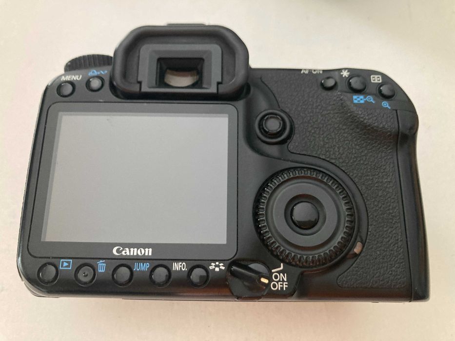 Máquina fotográfica digital Canon EOS 40D + Lente Canon EF-S 17-85mm