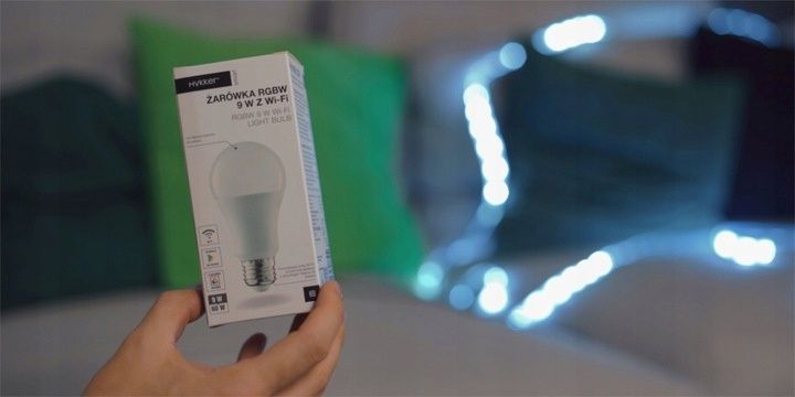 Żarówka Inteligenta LED RGBW 9W z Wi-Fi 9W=60W