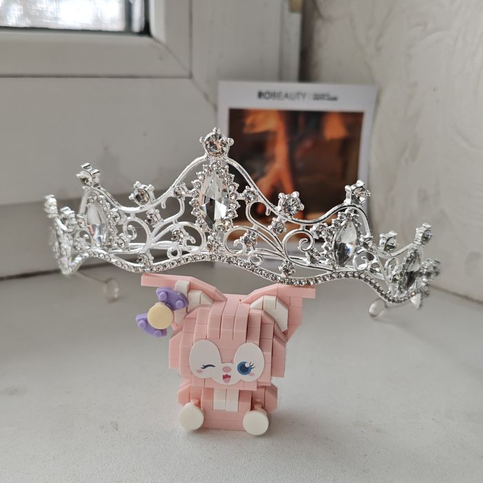 Діадема, корона, тіара, аксесуари для волосся