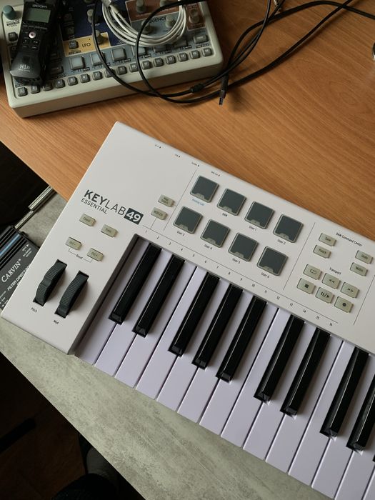 Midi клавіатура Arturia Keylab Essential 49