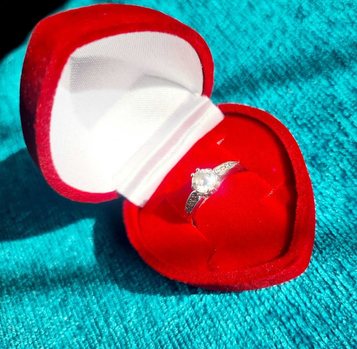 Pierścionek zaręczynowy 11 mikicki design białe złoto 585 motyl oczko