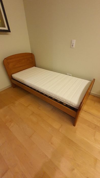 Cama madeira maciça + Colchão