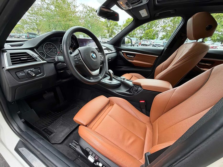 BMW 330i      2017