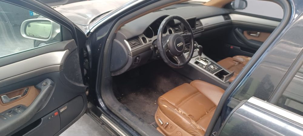 Audi A8 para peças