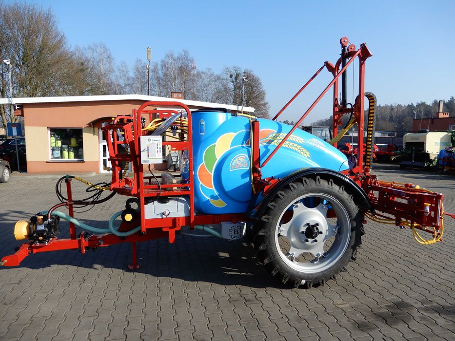 Opryskiwacz przyczepiany ciągany Biardzki 1500L 15m