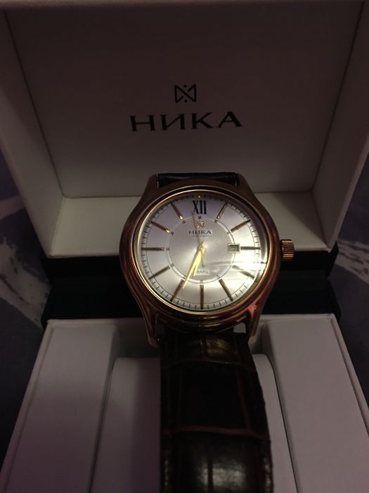 Золотые Часы в идеальном состоянии