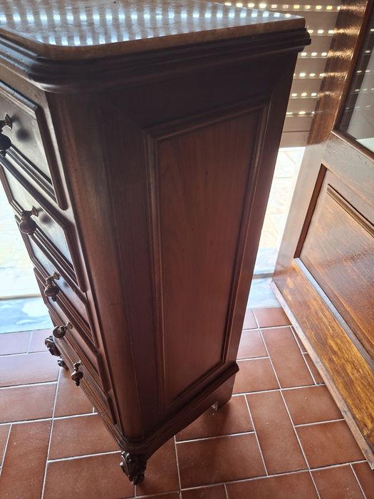 Mesa cabeceira sec XIX