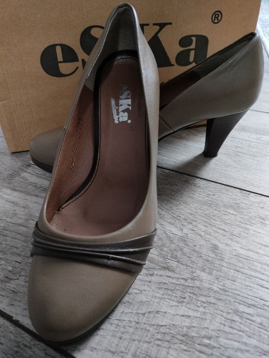 Buty czółenka firmy Eska, skóra naturalna 36