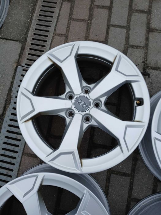 A1006. AUDI 6,5 x 17 ET 38 rozstaw 5x112