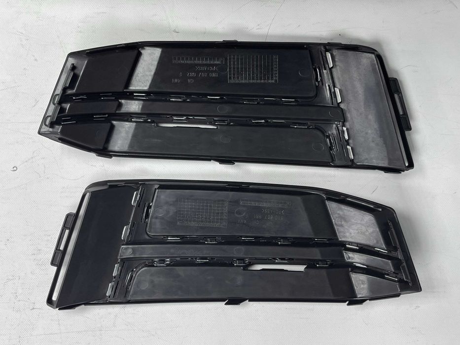 Решітки в бампер Silver Black ( S4 ) S-Line на Audi A4 B9 2015-2019 року