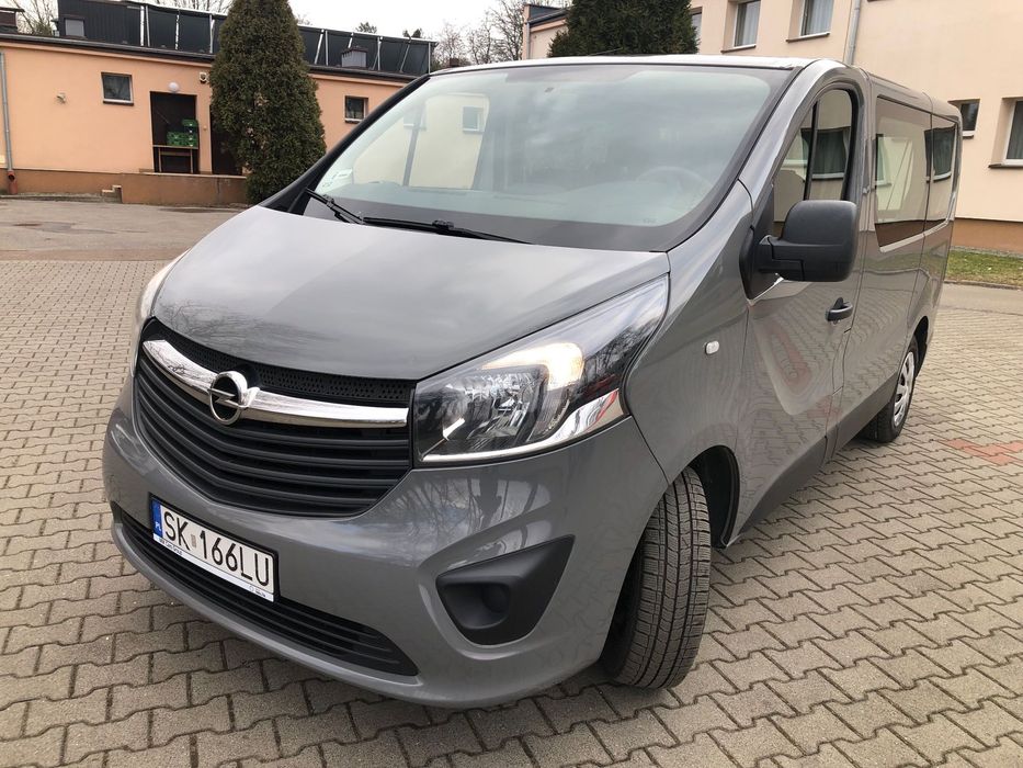 Opel Vivaro Stan idealny Polski salon klimatyzacja bezwypadkowy