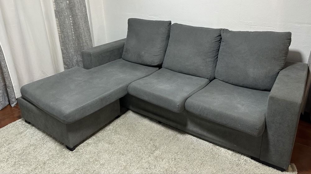 Sofá com chaise longue cinzento