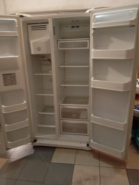 Продам холодильник LG