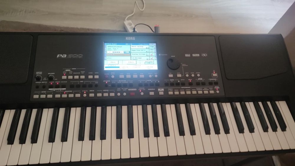 Zamienię Korg pa 600 za Yamahę sx600
