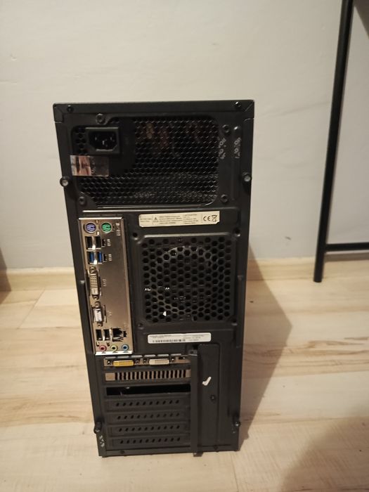 Sprzedam komputer stacjonarny + monitor AOC 165 Hz (uszkodzony)