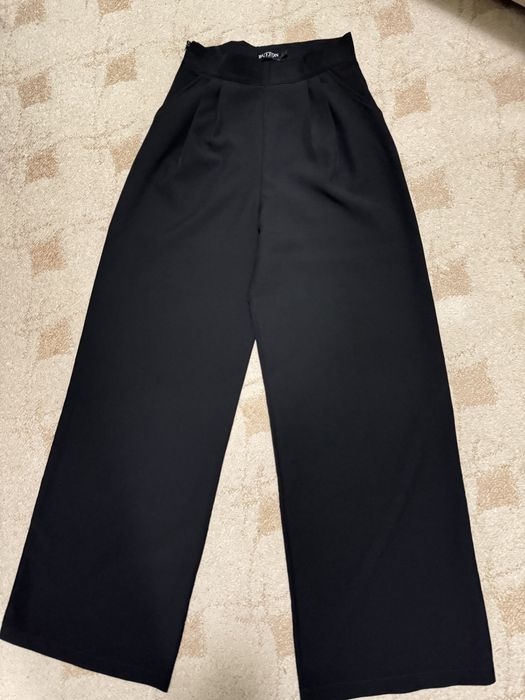 Брюки палаццо черного цвета