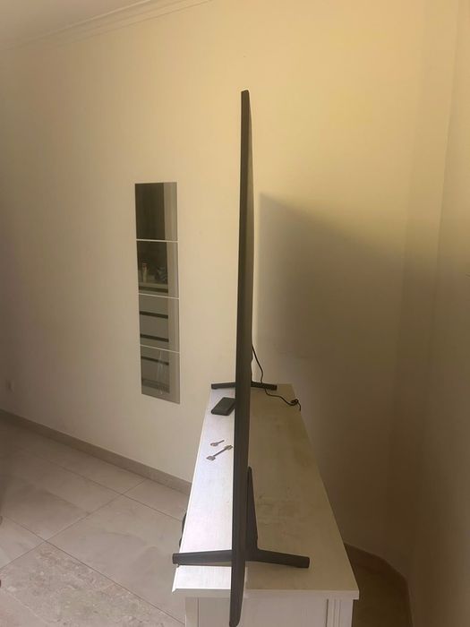 Samsung QE65Q68BAUXXC 65” QLED 4K – Para peças ou reparação (Painel partido)