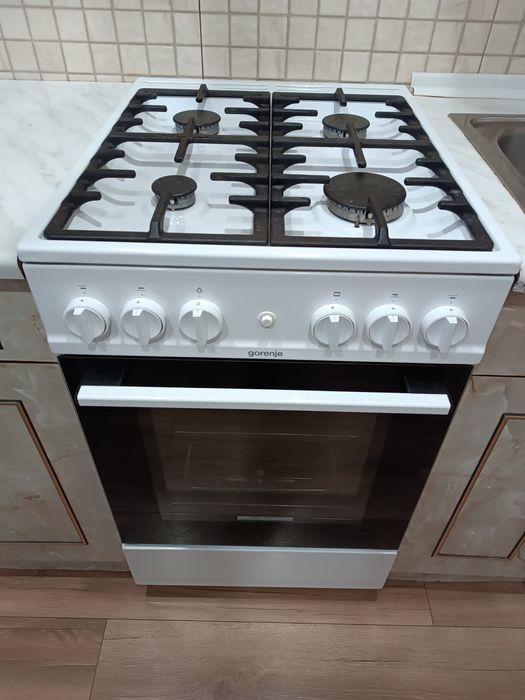 Газовая плита в хорошем состояннииии