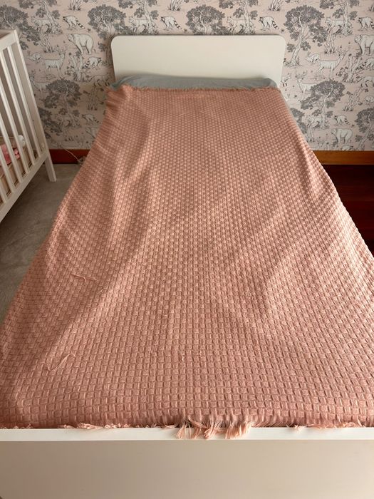 Cama Ikea e colchão