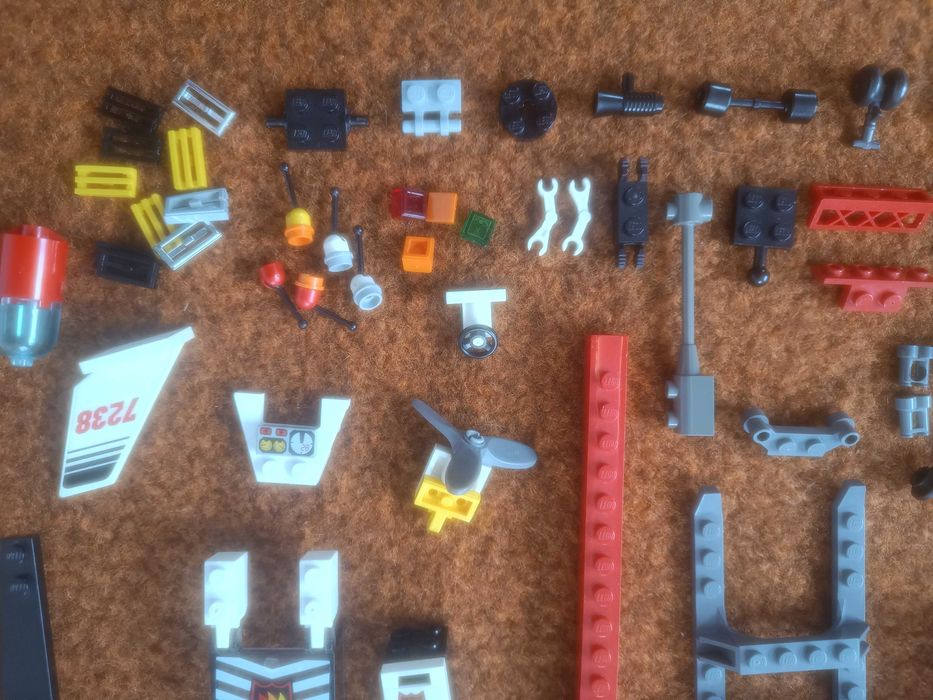 Elementy klocków LEGO