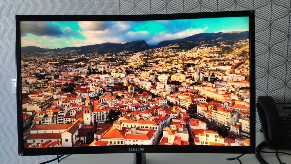 Монітор Samsung FullHD 60Гц Curved