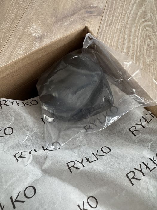 Nowe czarne sandały Ryłko skórzane - wkładka 26 cm