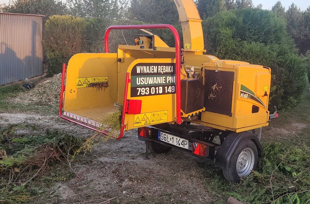 Wynajem rębaka rębak do gałęzi Vermeer usuwanie gałęzi rozdrabnianie