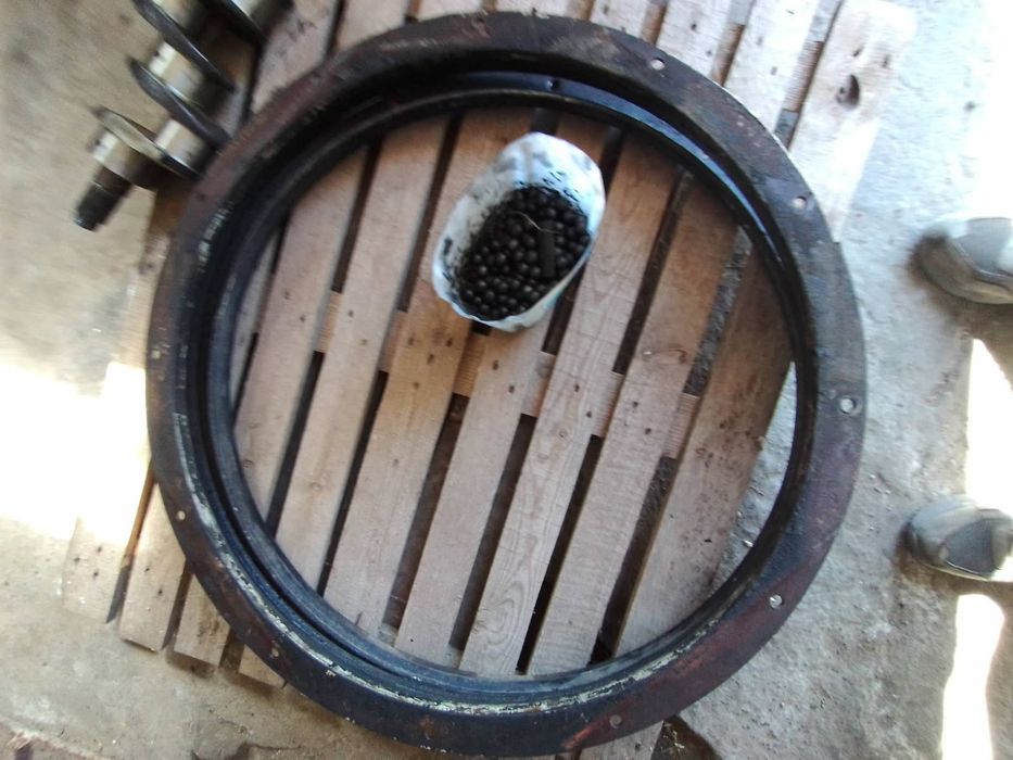 Obrotnica przyczepy  d47