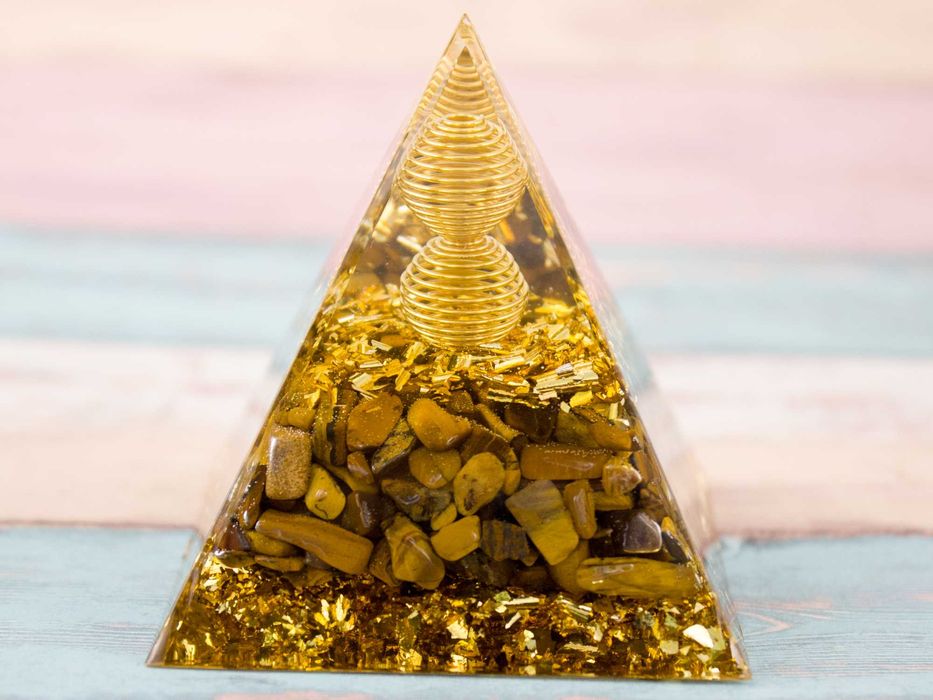 Piękna Piramidka Orgonit Tygrysie Oko Miedź Energia Finanse 6 cm