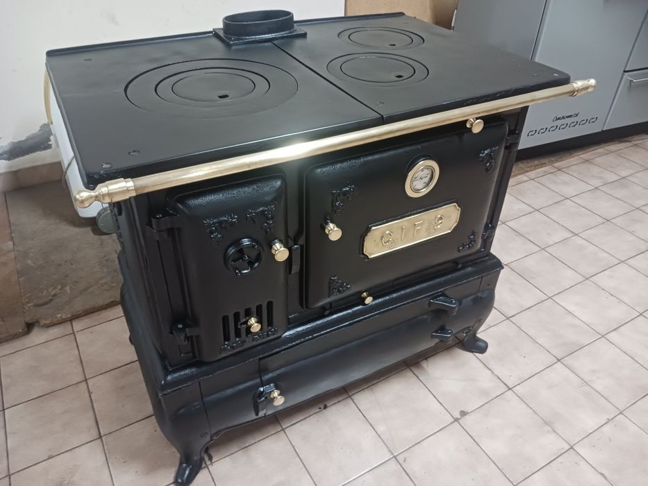 Fogao de lenha em ferro fundido cif 9 em usado  bom estado