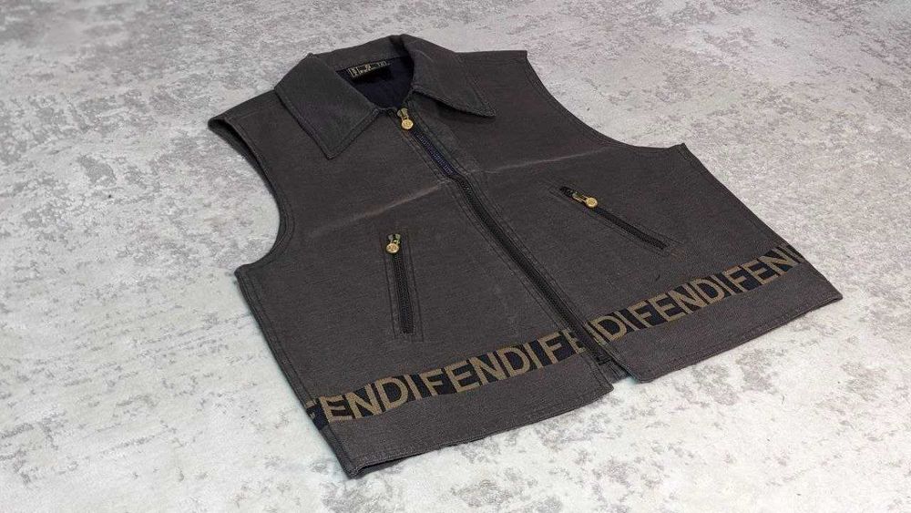 Вінтажний костюм FENDI