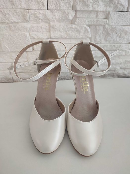 Ślubne szpilki Brilu