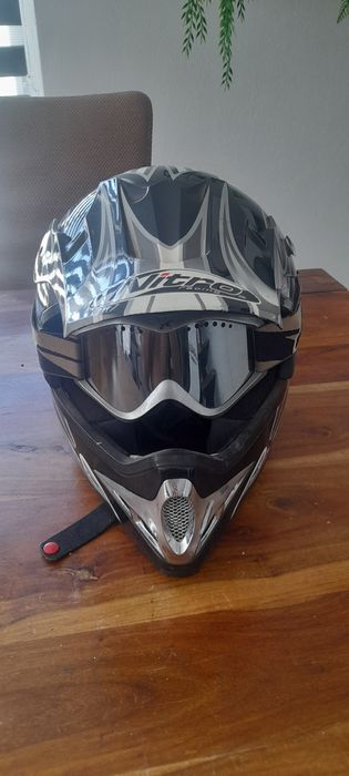 Capacetes como novos