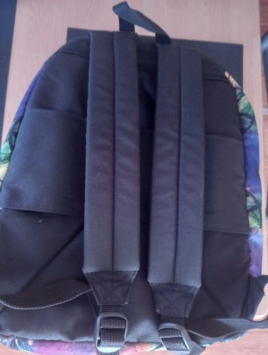 Mala escola como nova