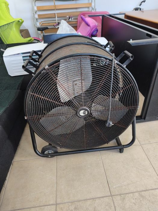 Ventilador industrial de chão