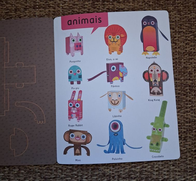 Animais em papel construção