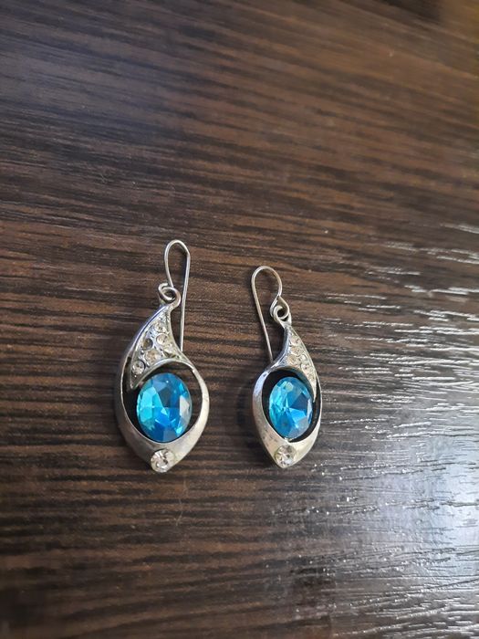 Сережки с голубыми камушками серьги бижутерия