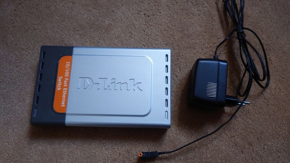 Мережевий комутатор D-Link DES-1008D