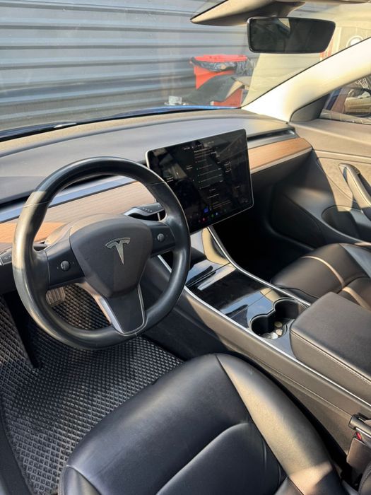 Сдам Теслу в долгосрочную аренду можно под такси