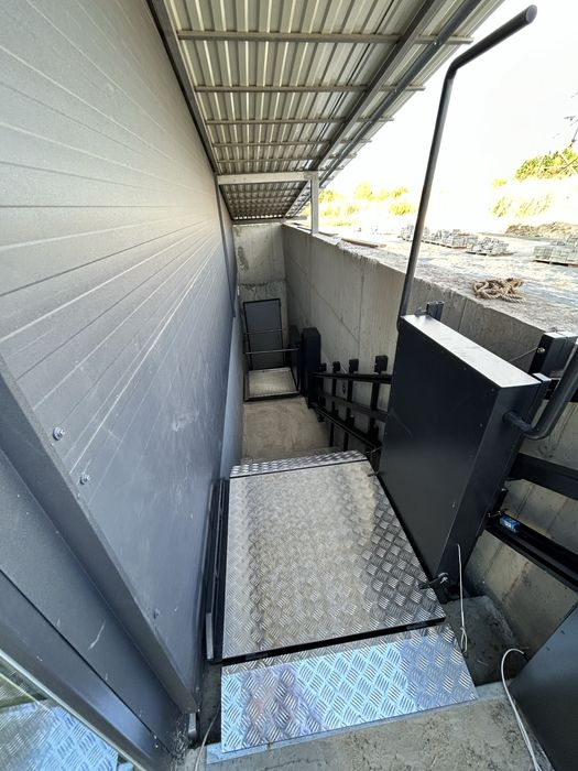 Похилий підйомник для маломобільних груп населення