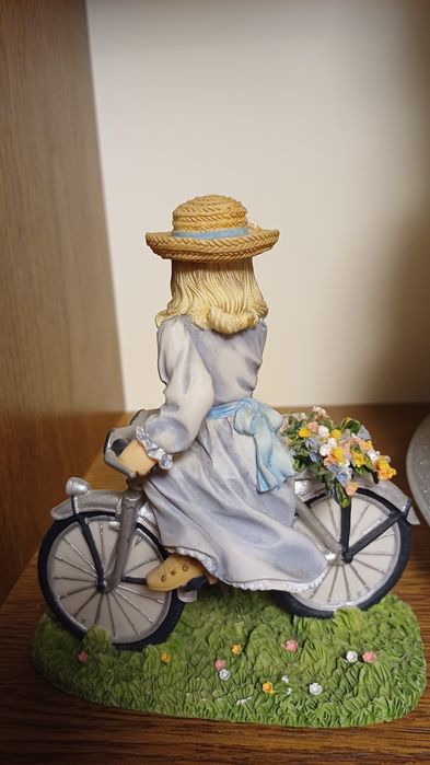 Фарфоровые статуэтка  коллекционный  вариант