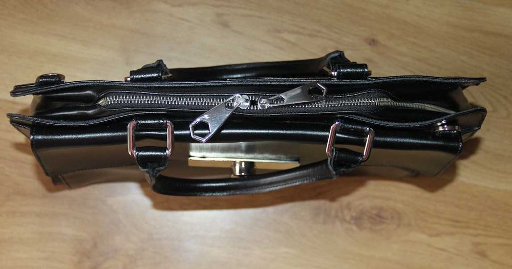 simple torebka skóra skórzana czarna laptop wittchen kazar